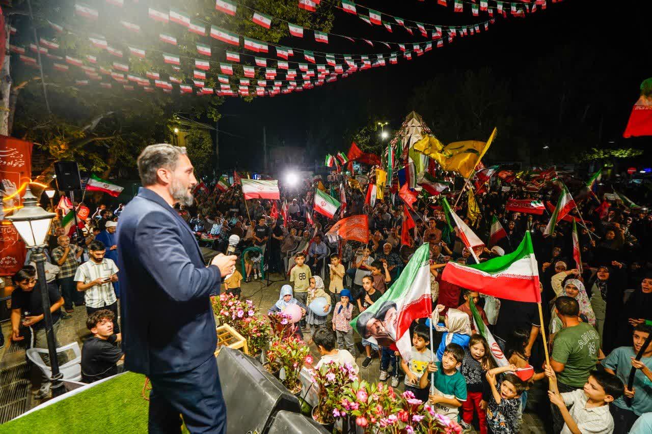 جشن همدلی اُمت سنگر هر شیعه خیابان شده حاج صادق آهنگران شهرستان محلات جشن همدلی اُمت سنگر هر شیعه خیابان شده حاج صادق آهنگران شهرستان محلات